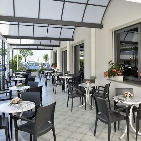 Hotel Ciondolo D'Oro Rimini Dış mekan fotoğraf