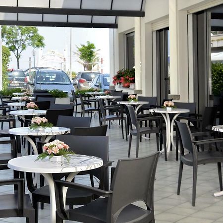 Hotel Ciondolo D'Oro Rimini Dış mekan fotoğraf