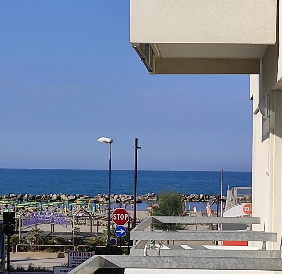 Hotel Ciondolo D'Oro Rimini Dış mekan fotoğraf