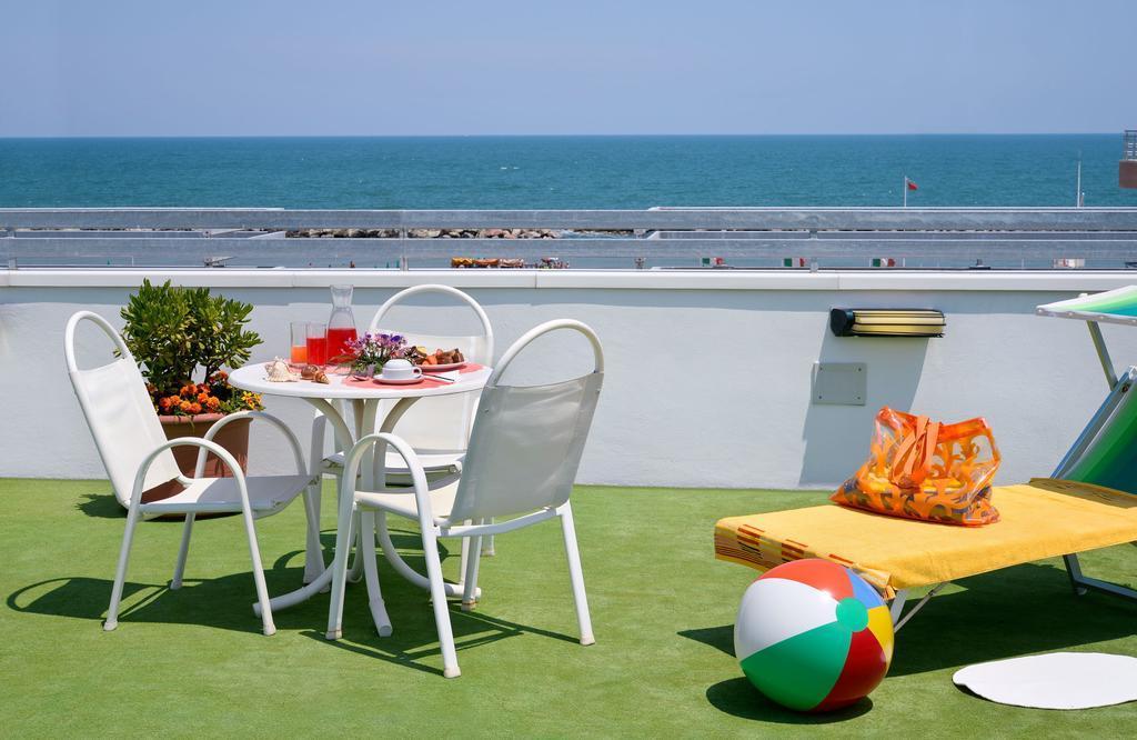 Hotel Ciondolo D'Oro Rimini Dış mekan fotoğraf