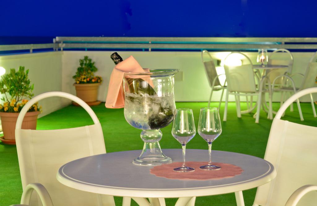 Hotel Ciondolo D'Oro Rimini Dış mekan fotoğraf