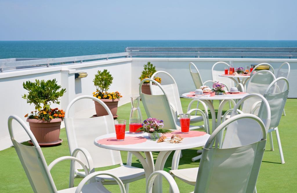 Hotel Ciondolo D'Oro Rimini Dış mekan fotoğraf