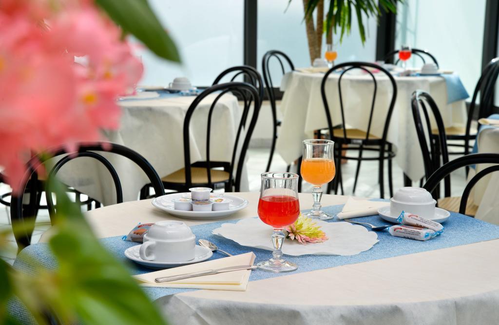 Hotel Ciondolo D'Oro Rimini Dış mekan fotoğraf