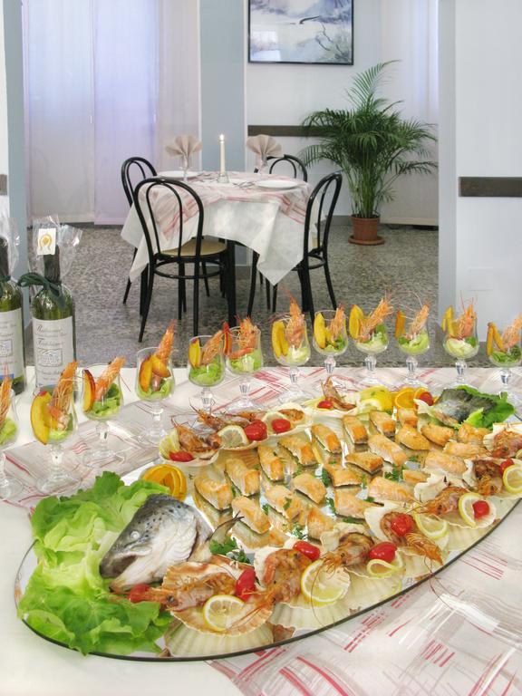 Hotel Ciondolo D'Oro Rimini Dış mekan fotoğraf