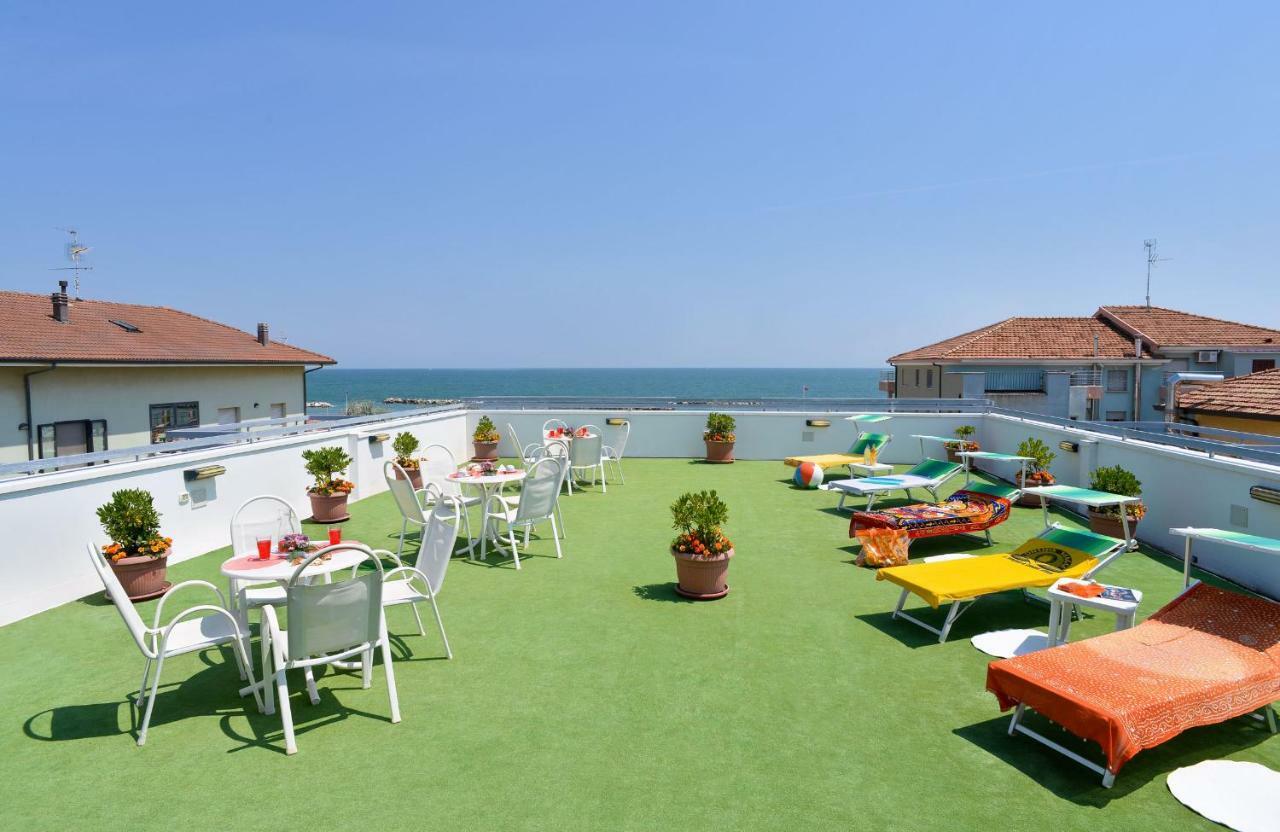 Hotel Ciondolo D'Oro Rimini Dış mekan fotoğraf
