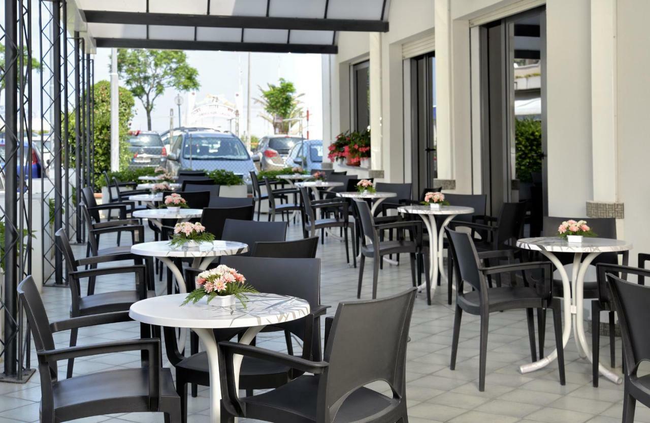 Hotel Ciondolo D'Oro Rimini Dış mekan fotoğraf